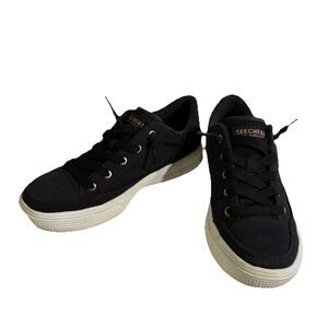 Women Skechers Arch Fit Air Cooled  Black Shoes With Memory Foam. Size 7